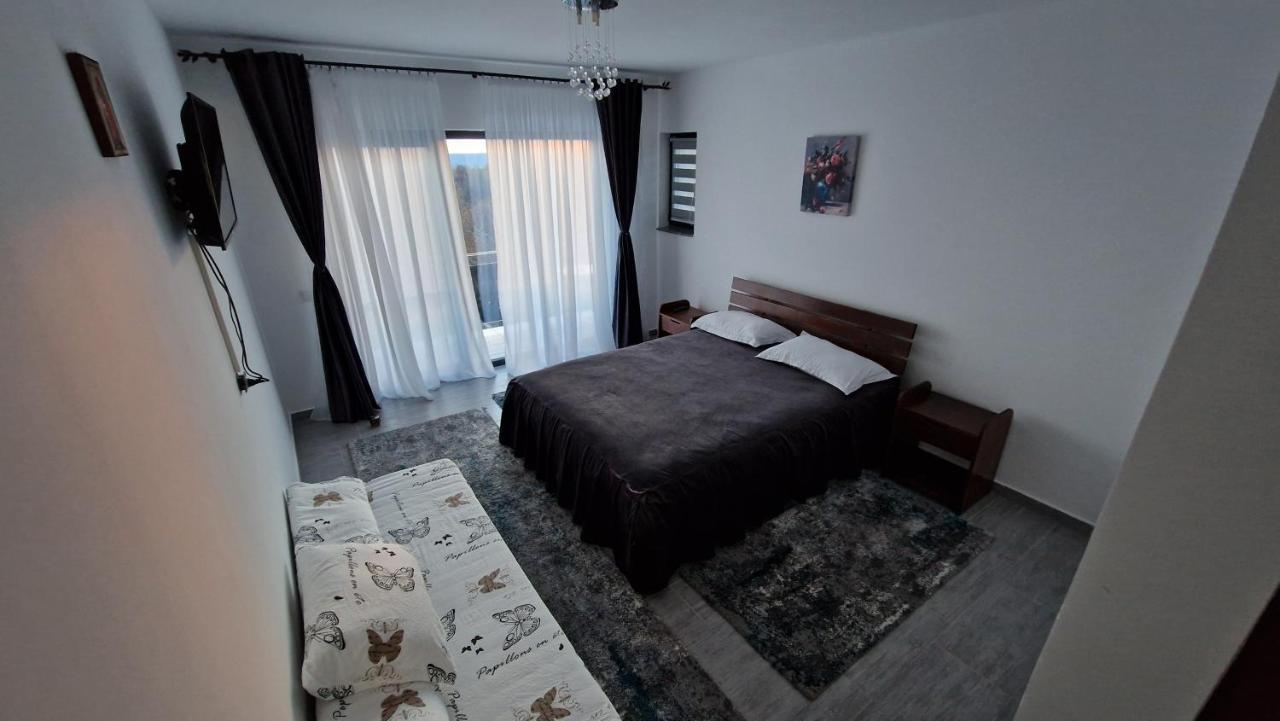 Casa De Vacanta Larisa Novaci-Străini Exterior foto